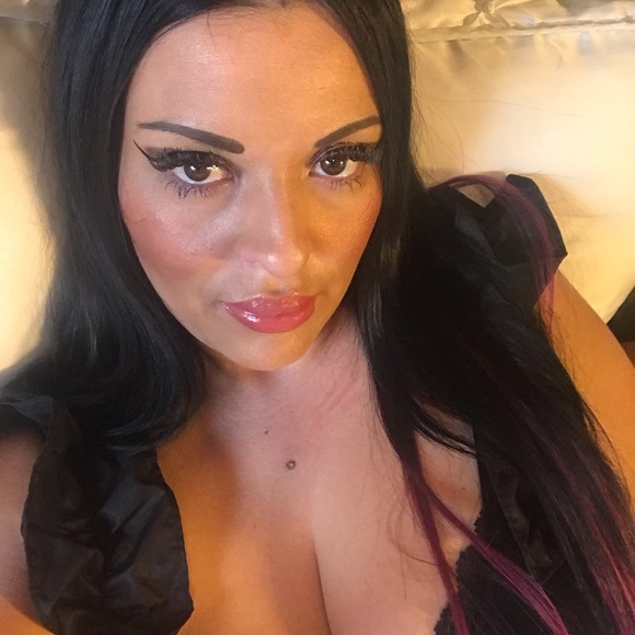 Meet your Posher, Synira - Picture 1 of 1